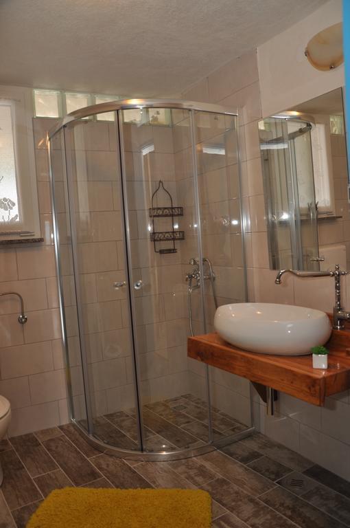 Rustic Apartment Mariva Ljubač Exteriör bild
